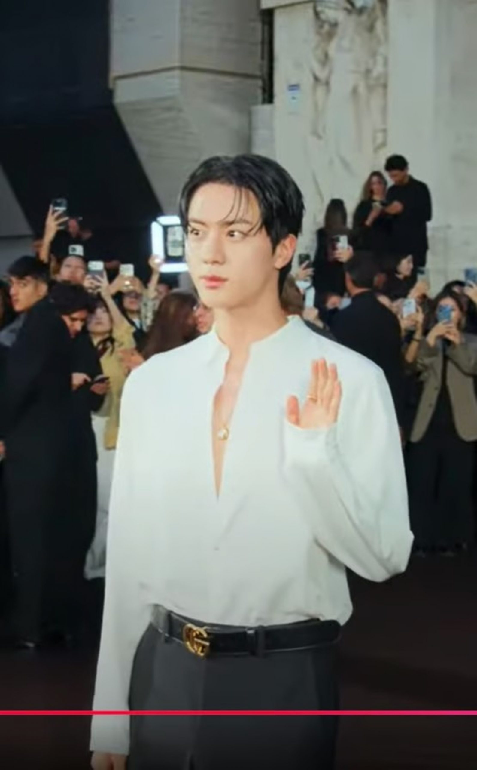 ■記事1■　BTSジン、ミラノで